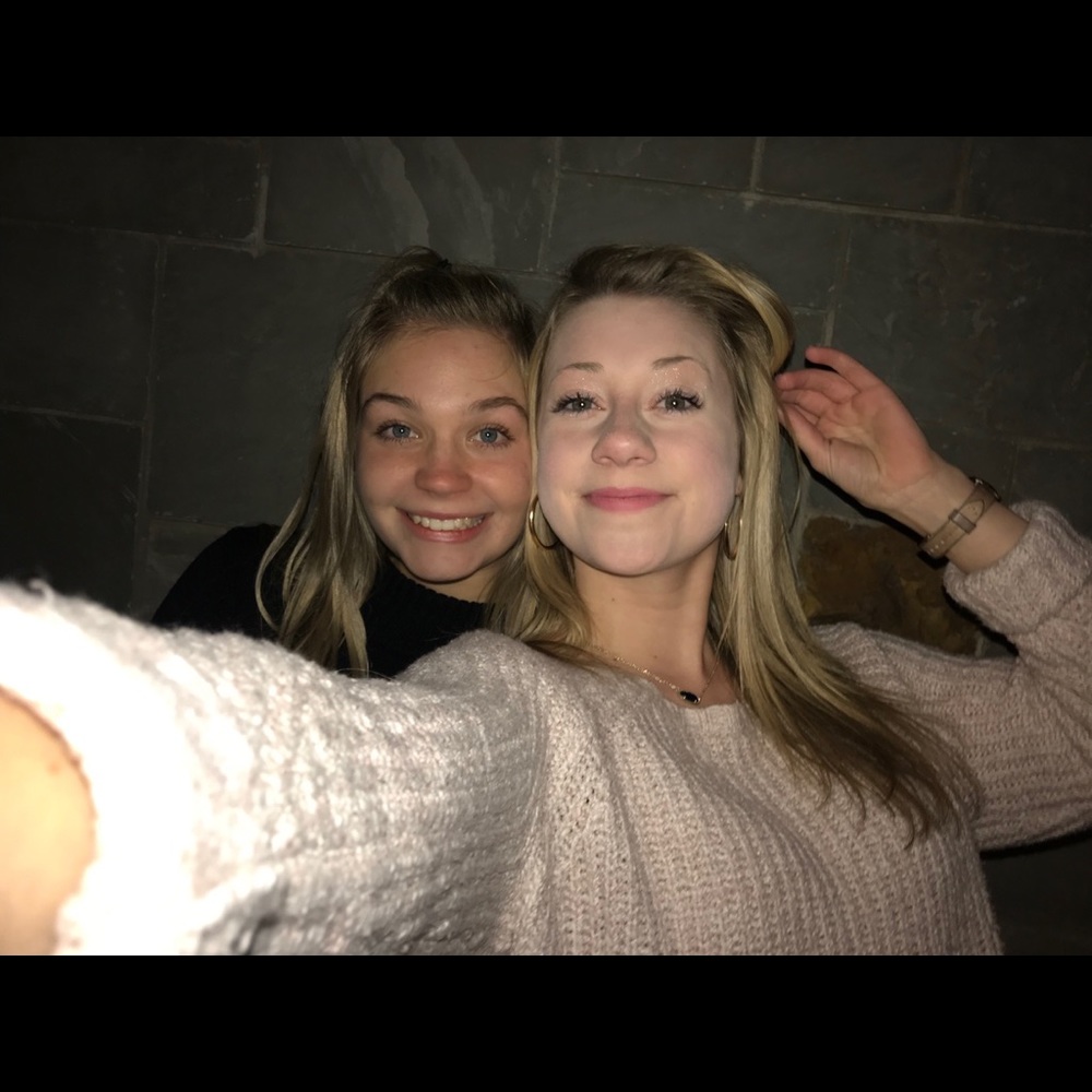 Meet your Posher, Lalauren